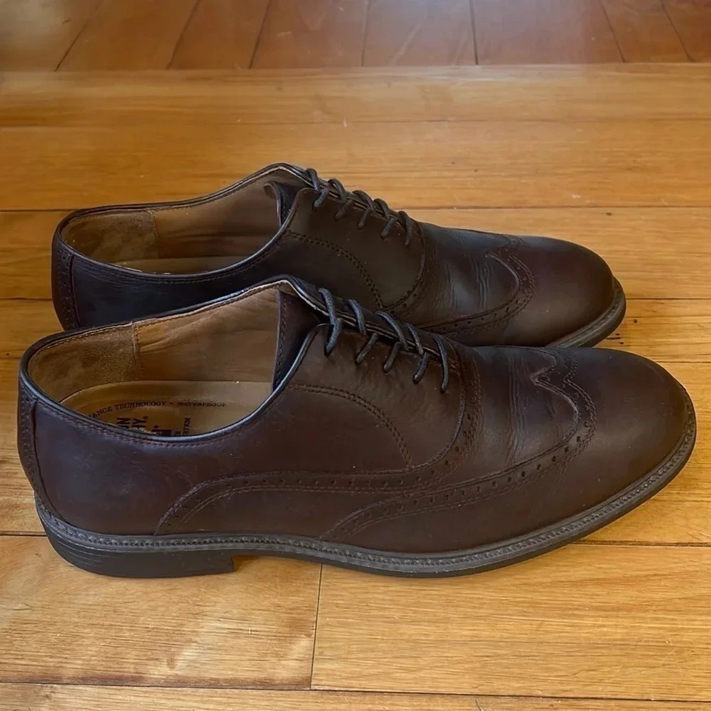 Hollis Wingtip Dk Brown Nu buck, Johnston&Murphy Men's Size 10.5